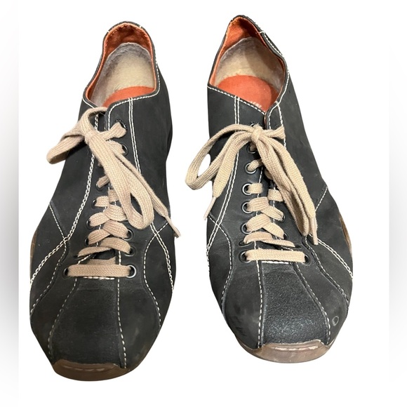 Rare Dr Martens sneakers EUC - Picture 2 of 5